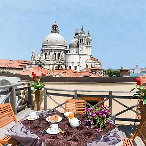 Dorsoduro Charme Apartamento